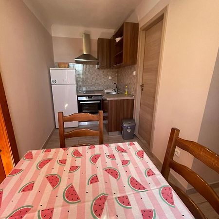 Crveni Apartman Cres Buitenkant foto