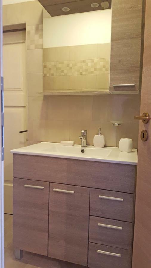Crveni Apartman Cres Buitenkant foto